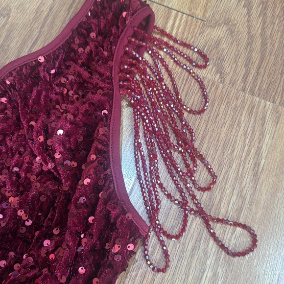 Elegant One Shoulder Burgundy Dress - Picture 6 of 8